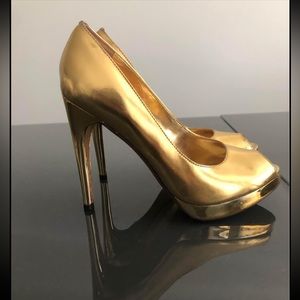 KORS BY MICHAEL KORS in patent Gold pumps size 9 US